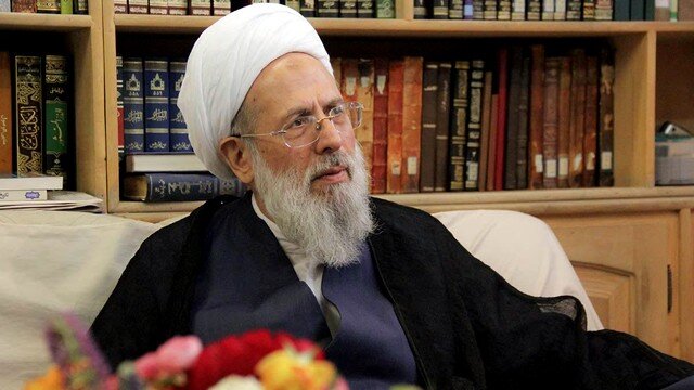 خدمات ارزشمند و آثار ماندگاری از آِت الله ری شهری به یادگار مانده است