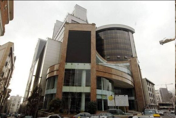پلمب تونل و نصب داربست برای تخریب پل عابر پاساژ پالادیوم