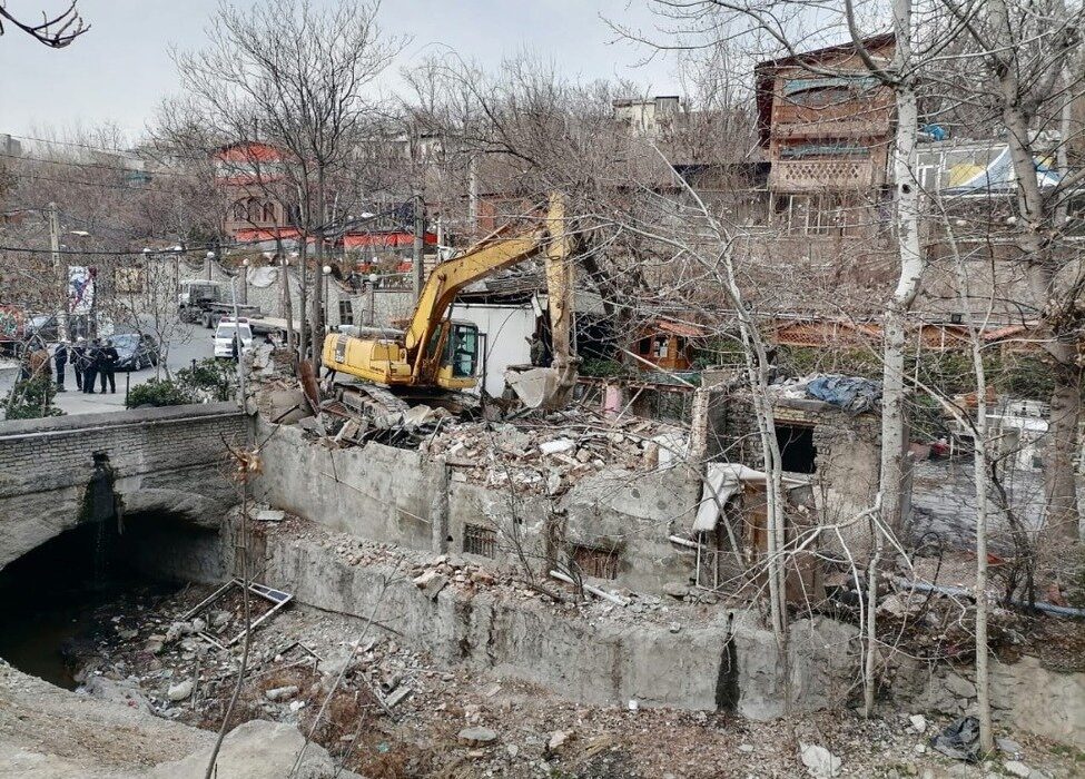 ۴ هزار و ۷۰۰ متر مربع از اراضی حریم و بستر رودخانه فرحزاد در استان تهران آزاد سازی شد