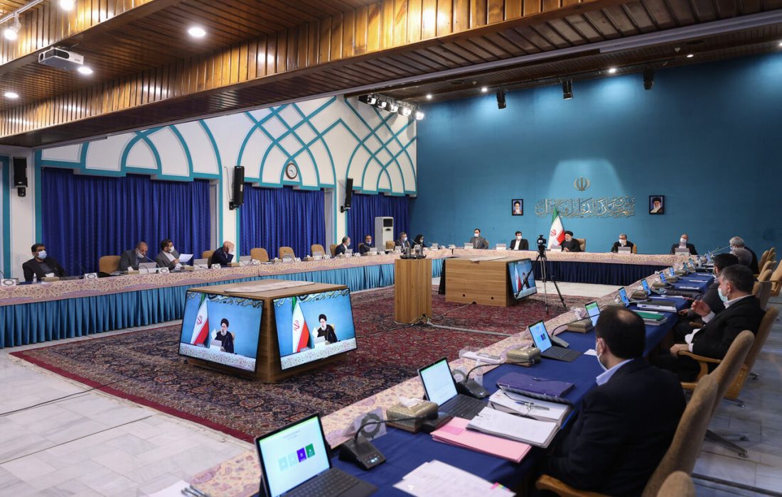 رئیس جمهور: دولت خود را ملزم به اجرای منویات مقام معظم رهبری می‌داند