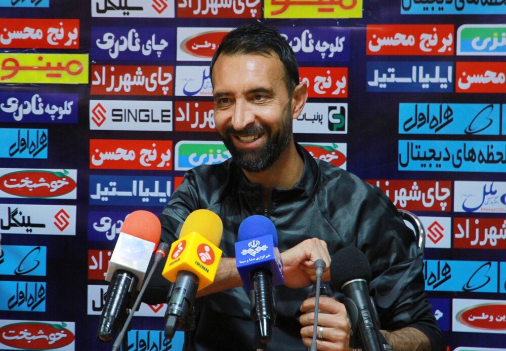 عنایتی: اگر در بازی با پرسپولیس اشتباه کنیم تاوان خواهیم داد/ خدا را شاکریم که علی دایی هست