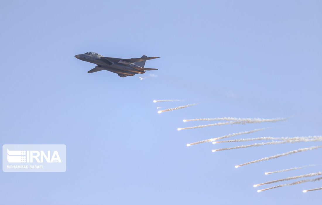 بازآماد یک فروند جنگنده F14 در پایگاه شهید بابایی اصفهان