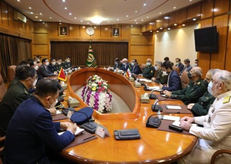 مقابله با روند سلطه‌ جویی آمریکا در جهان ضروری است