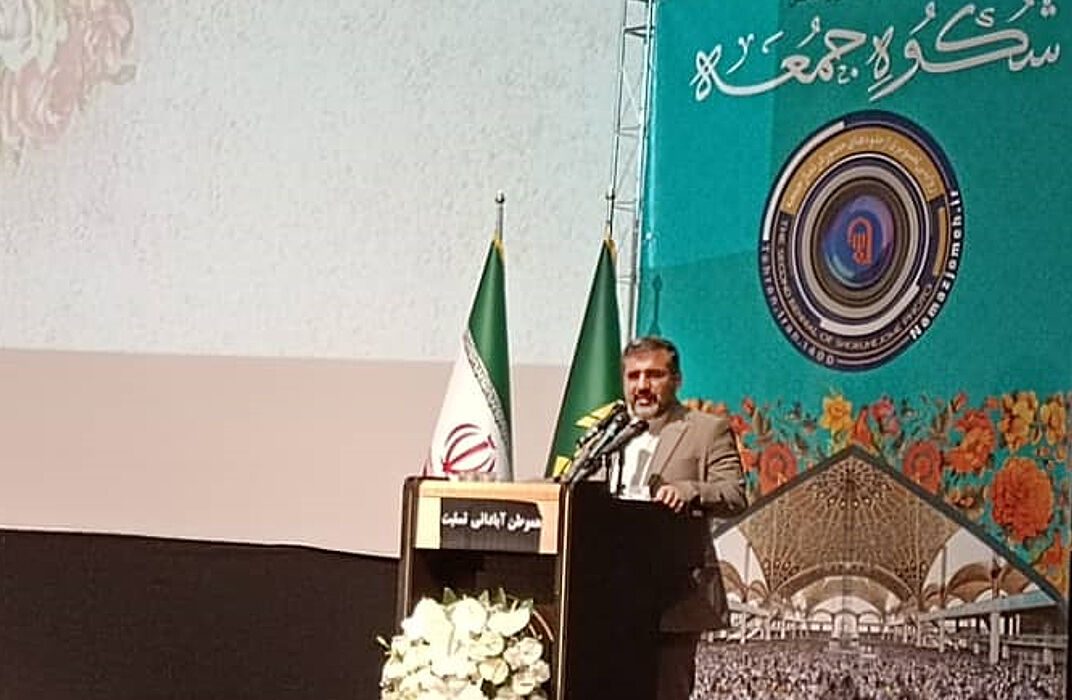 هنر صورت مناسبی برای رساندن معنای دین است