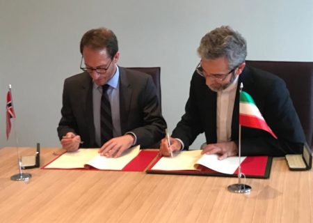 ایران و نروژ یادداشت تفاهم رایزنی‌های سیاسی امضا کردند