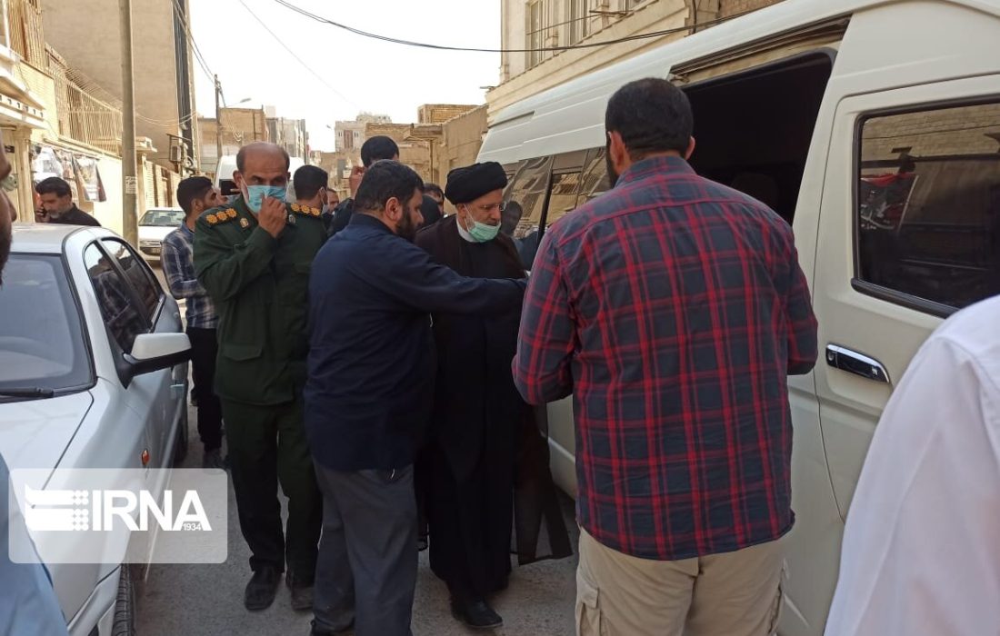 رییس جمهور با خانواده جانباختگان حادثه متروپل آبادان دیدار کرد