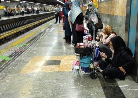 شکایت‌ یا رضایت مسافران از خرید در مترو/مکاتبه با قوه‌قضاییه برای ساماندهی دستفروشان