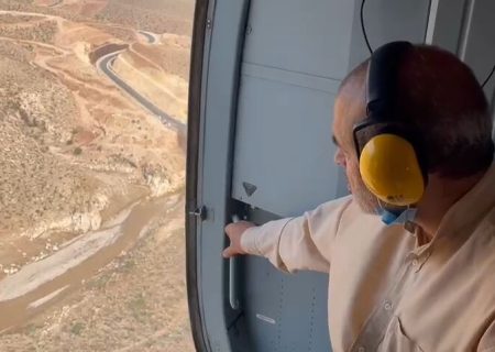 بازدید هوایی وزیر کشور از منطقه سیل زده استهبان