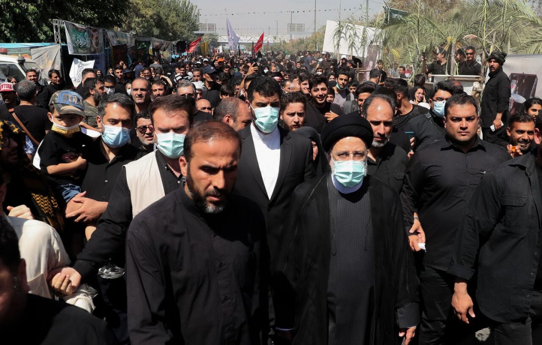 عاشورا زنده است و زنده خواهد ماند