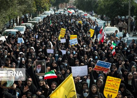 ملت ایران لحظه‌ای از ارزش‌های اسلام و انقلاب کوتاه نخواهد آمد