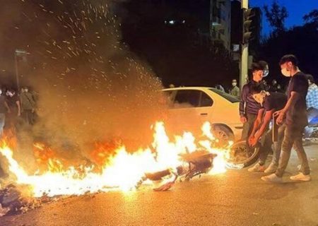 درگیری در مراسم چهلم حنانه کیاکجوری در نوشهر؟ | تلاش اغتشاشگران برای به آشوب کشیدن مراسم | بیانیه والدین حنانه