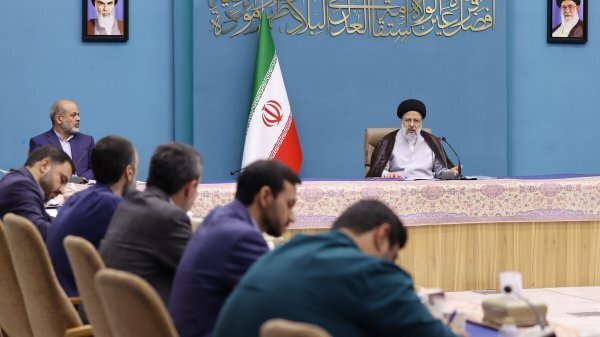 دستور و توصیه مهم رئیس جمهور درباره حقوق و مزایای کارمندان