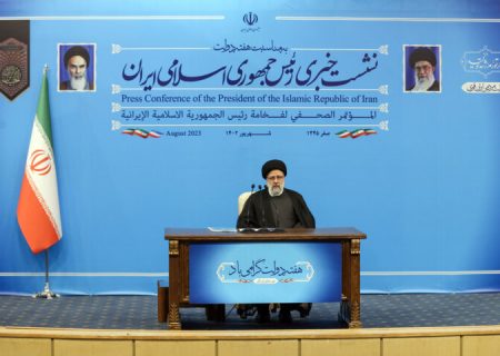 آمده‌ایم مشکل مردم را گردن گرفته و حل کنیم | دو قطبی در جامعه را قبول ندارم | آب،برق و گاز کم‌درآمدها رایگان می‌شود | برنامه دولت برای توزیع یارانه‌ها