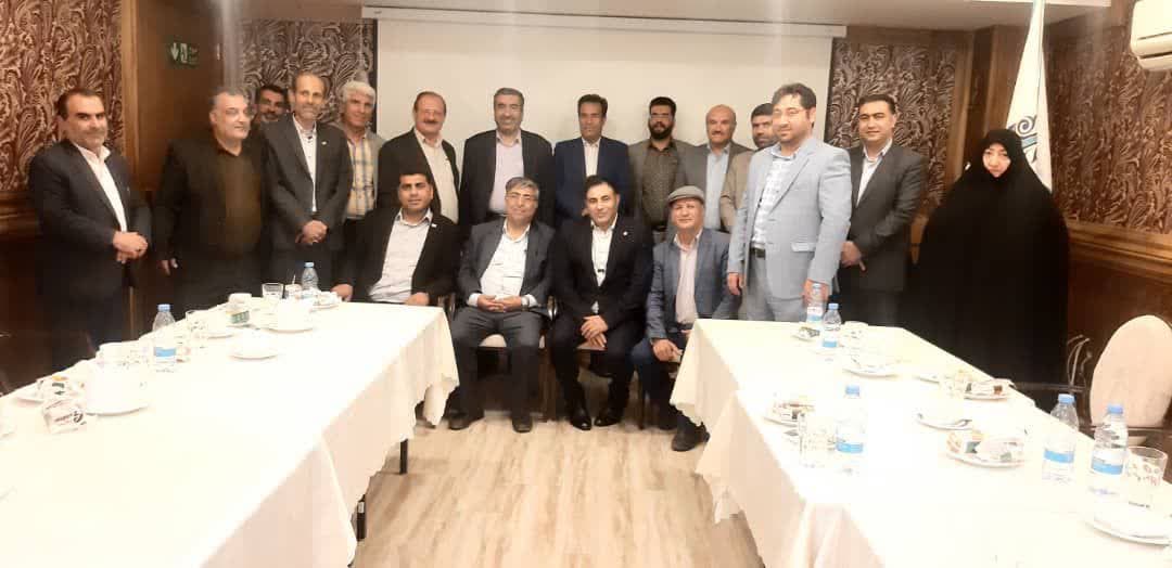 برگزاری جلسه هم اندیشی با میزبانی حزب همت با مشارکت فعالین سیاسی و کنشگران اجتماعی فارس