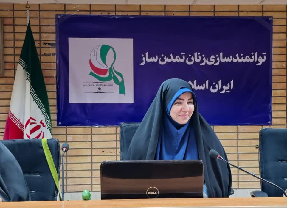 الگوی زنان نقش آفرین، جریان ساز و تمدن ساز بیانیه گام دوم به خوبی به دختران و زنان جوان ارائه شود