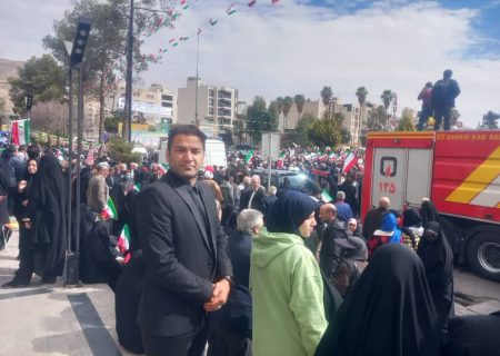حضور اعضای حزب همت در فارس در راهپیمایی ۲۲ بهمن