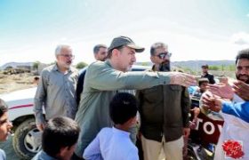 اهدای کمک‌های بانک ملی ایران به مناطق سیل‌زده استان سیستان و بلوچستان