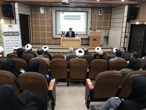 همت خود را بر ترویج صحیح فرهنگ مهدویت چند برابر کنیم