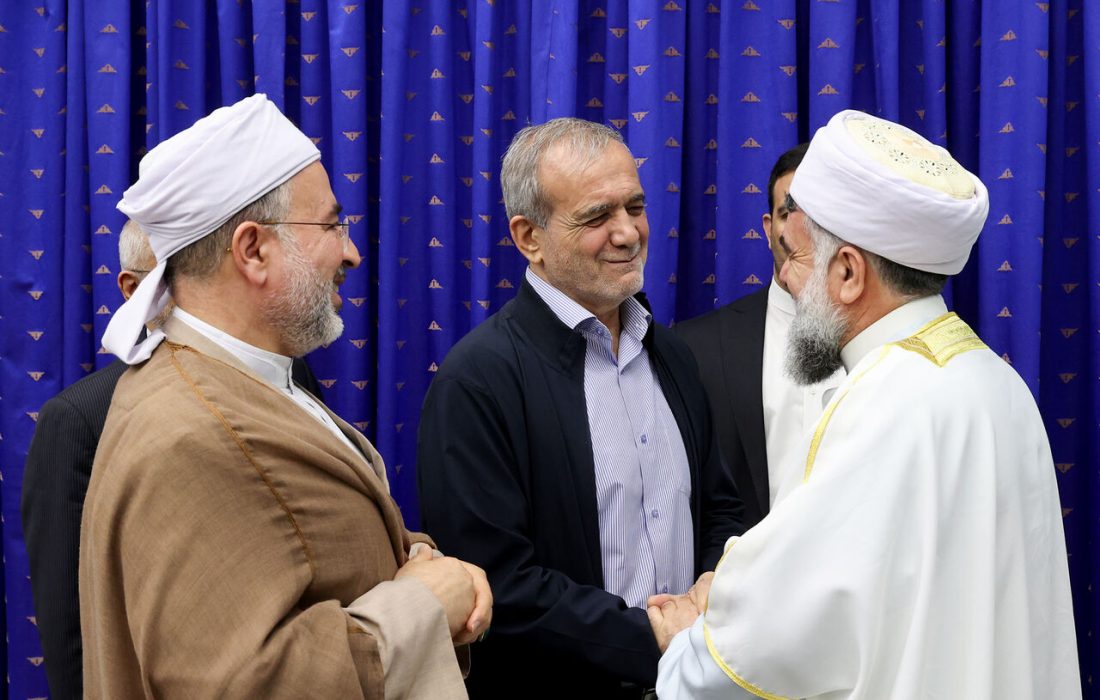 پزشکیان: فارغ از قومیت، نژاد، مذهب و وابستگی جناحی به افراد توانمند مسئولیت میدهیم