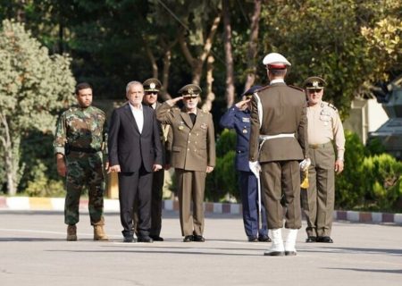 دیدار رئیس‌جمهور با فرماندهان ارتش | تصاویر و جزئیات