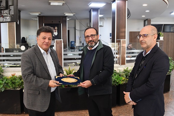 قدردانی مدیرکل روابط عمومی و امور بین الملل شرکت مهندسی آب و فاضلاب کشور از مدیر دفتر روابط عمومی آذربایجان غربی