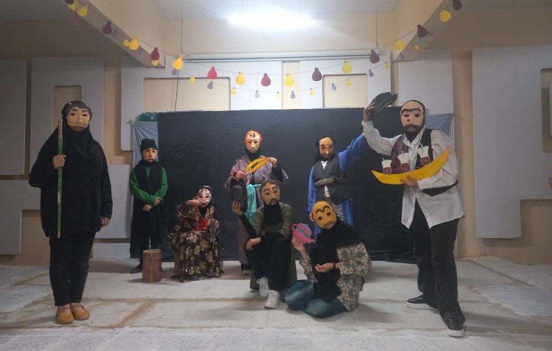 نمایش خلاقانه کانون پرورش فکری کازرون در حمایت از کودکان غزه و لبنان