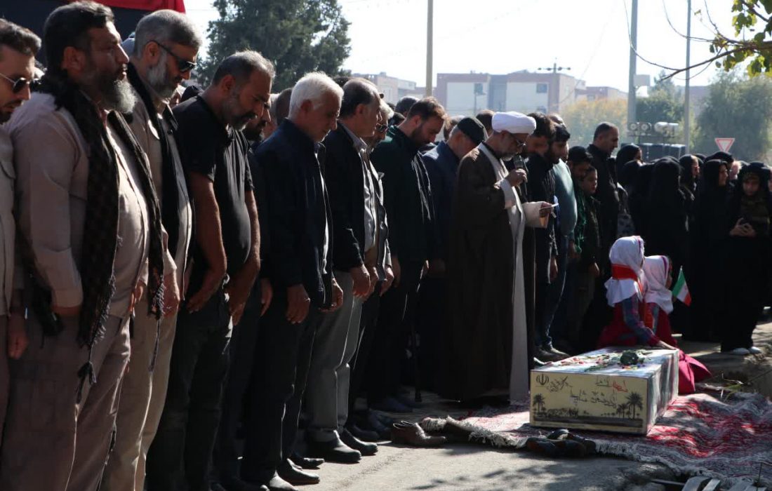 مراسم خاکسپاری شهید گمنام در بوستان ارغوان منطقه ۱۱ شیراز برگزار شد
