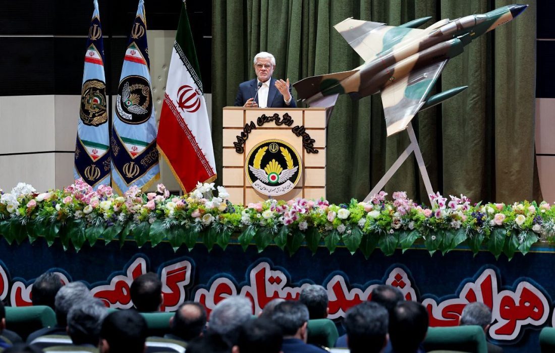 عارف: امروز در صنعت دفاعی دستِ برتر داریم/ راهبرد انقلاب اسلامی اولویت علم و دانشگاه است