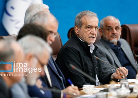 رئیس‌جمهور: تفویض اختیار به استانداران را باید با همراهی همه سیستم به پیش ببریم