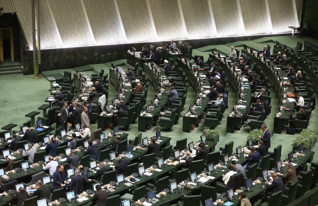 مخالفت با تدریس زبان‌های قومی در مدارس