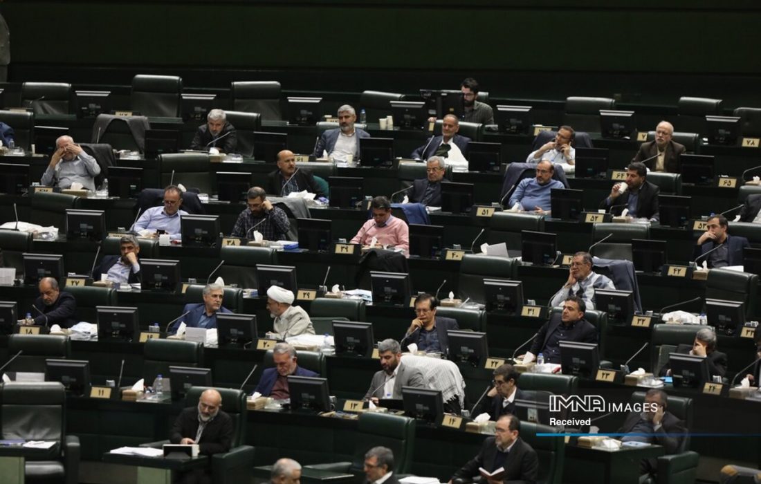 نامه بیش از ۱۵۰ نماینده به رئیس جمهور در مورد حقوق کارگران