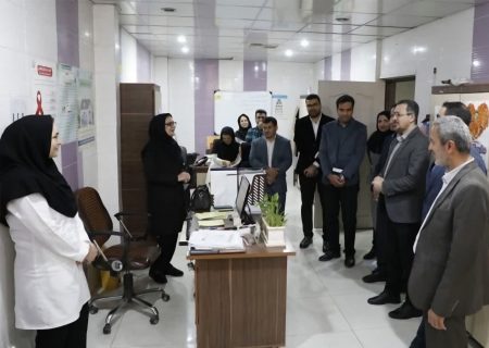 بازدید اعضای ستاد سلامت نوروزی دانشگاه علوم پزشکی شیراز از مراکز ارائه خدمات سلامت در ششمین روز از سال نو