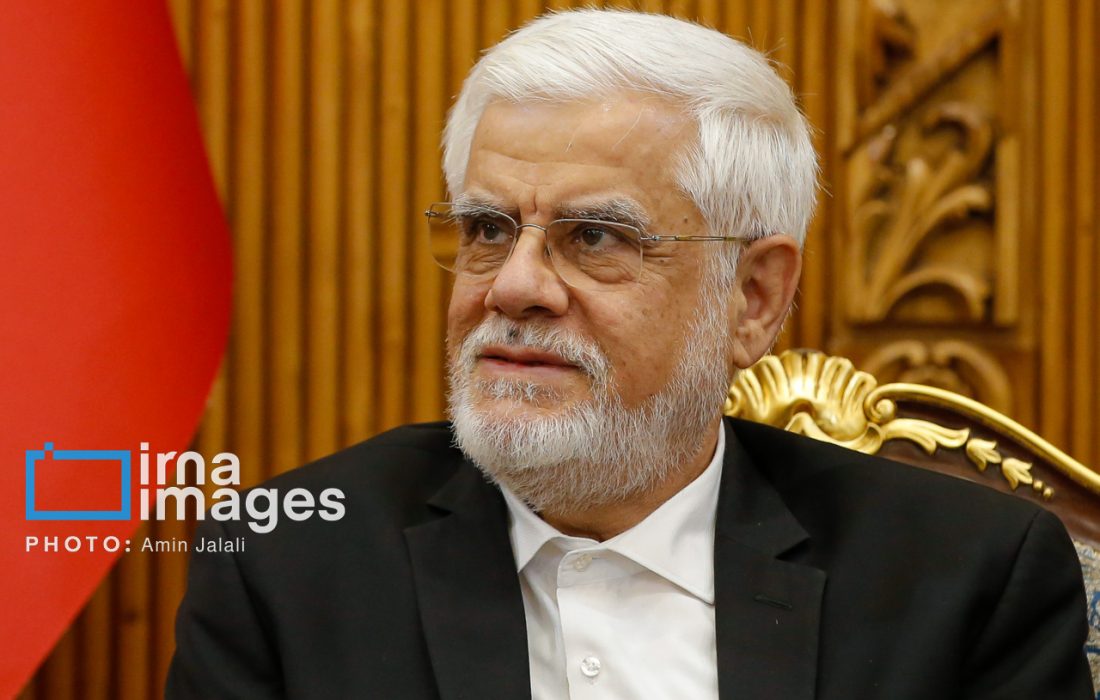 عارف: حضور چشمگیر مردم در راهپیمایی عید غدیر نشان از شجاعت و اقتدار ملت ایران دارد