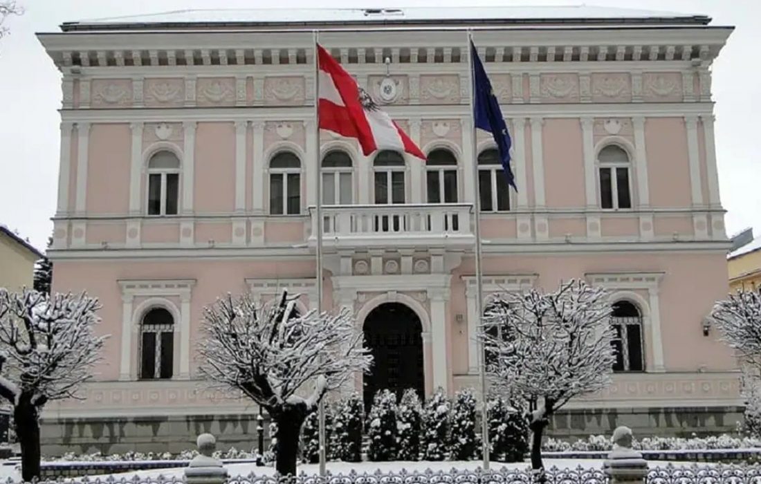 تعلیق تمام خدمات کنسولی سفارت اتریش در تهران