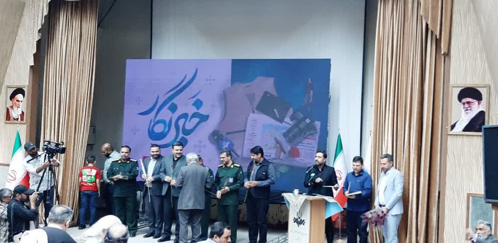 دقت، تلاش و ابتکار خبرنگاران ما موجب شکست دشمن می شود/ خبرنگاران ما *ای ایران* را قلم زدند