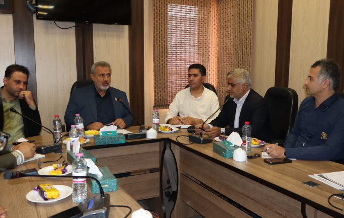 ارائه کالاهای ایرانی باکیفیت و قیمت مناسب ویژه دانش آموزان در نمایشگاه های پاییزه اصناف شیراز