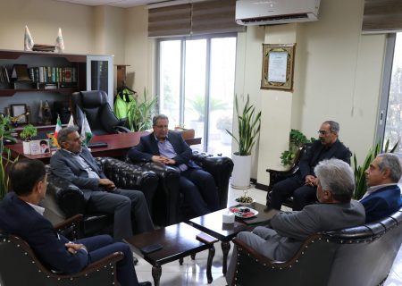 شهرداری‌ها با ارائه آموزش‌های شهروندی به دنبال پرورش شهروند وظیفه‌شناس هستند/ تعامل شهرداری منطقه ۲ شیراز با آموزش و پرورش فارس در راستای آموزش شهروندان