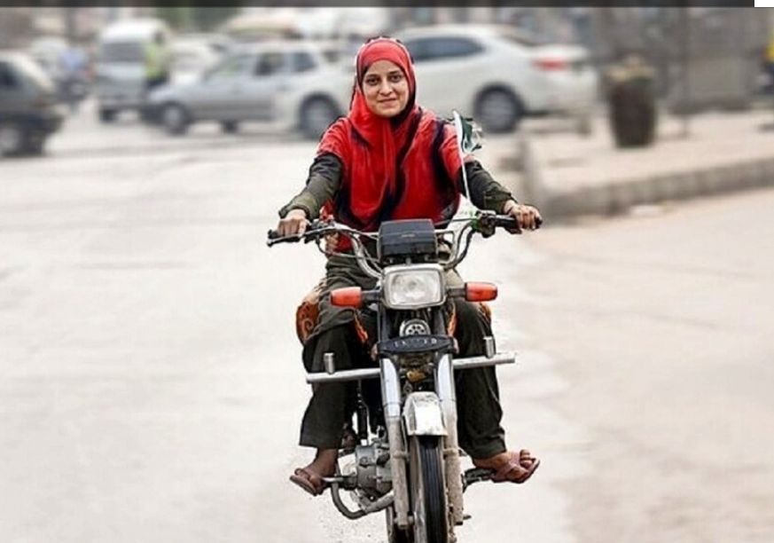 واکنش فائزه هاشمی به موتورسواری زنان