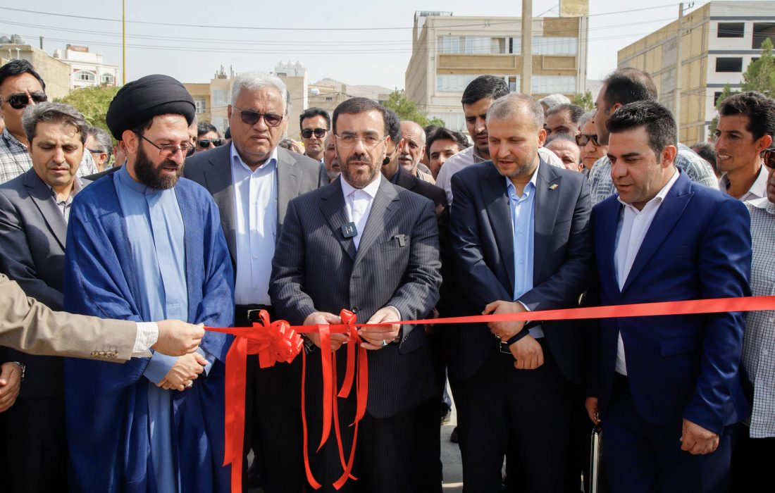 افتتاح شش پروژه در هفته دولت در شهر صدرا موجب رفاه مردم، کاهش ترافیک، صرفهجویی در سوخت و کاهش تلفات جادهای می شود
