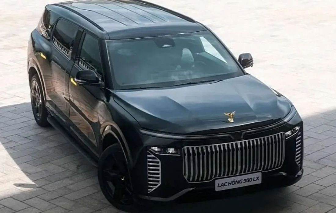 شاسیبلندی که از ۴۰۰ گلوله و انفجار مین جان سالم به در برد!