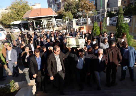 تشییع شهید گمنام در اداره کل آموزش و پرورش فارس همزمان با ایام فاطمیه