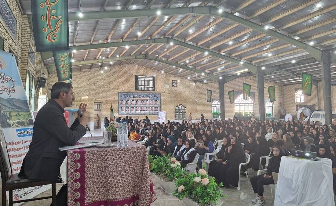 ترغیب زنان روستایی برای عضویت در صندوق بیمه اجتماعی کشاورزان،روستائیان و عشایر استان فارس