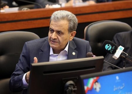 انتقاد سادات نجفی از عدم اجرای آرای صادره از دیوان عدالت اداری در خصوص معافیت‌های مالیاتی مناطق آزاد