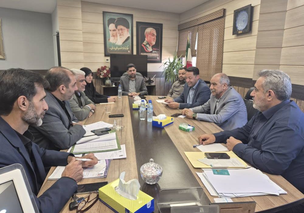 از تجلیل از خانواده های شهدای اصناف تا برگزاری ویژه برنامه هفته بسیج در بازار تاریخی شیراز