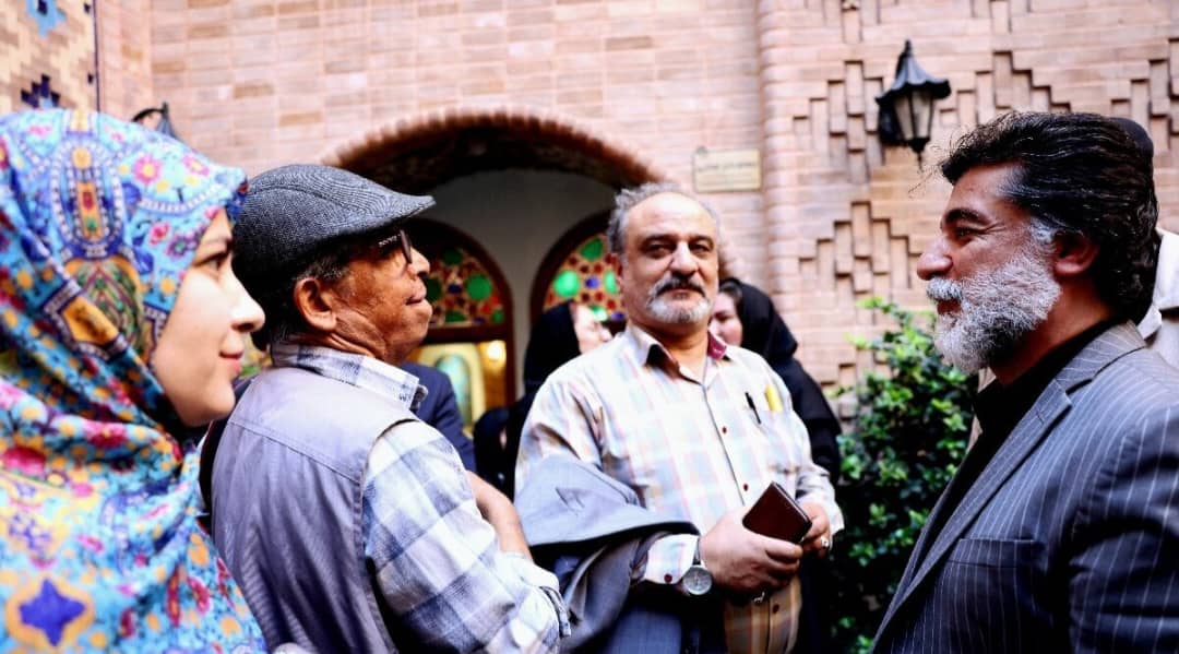 برگزاری نشست صمیمانه مدیرکل میراث فرهنگی، گردشگری و صنایع دستی فارس با خبرنگاران در یک بوتیک هتل درخشنده/ نمایان کردن مقام زن در هتل «یوتاب» شیراز