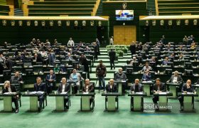 نامه هشدار آمیز ۱۶۵ نماینده مجلس به سران قوا/ ریشه تورم ارز است