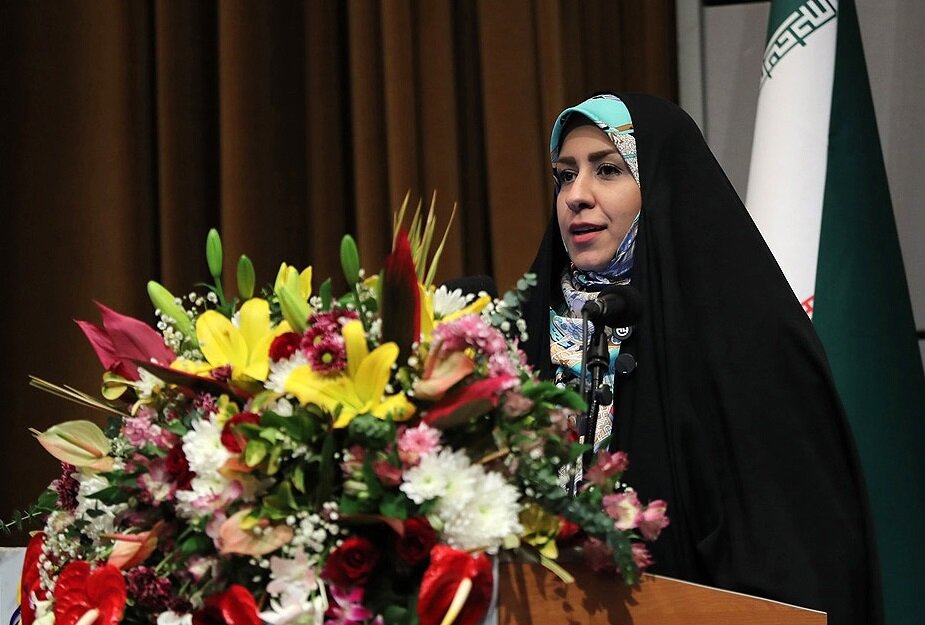 میزان با سوادی و تحصیلات تکمیلی بانوان کیش بالاتر از میانگین کشوری است