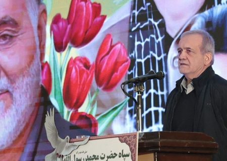 موظفیم مشکل معیشت مردم را حل کنیم/سردار سلیمانی مدافع مظلوم بود