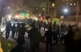 گزارش میدانی از اعتراضات شبانه ۱۳ دی / تجمعات پراکنده در تهران و مشهد، اغتشاشات خشونت‌بار در غرب کشور / سمت و سوی شعارهای اعتراضی چیست؟