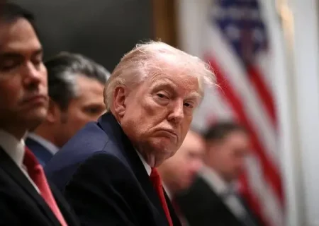 فرمان اجرایی ترامپ برای اعمال تعرفه ۲۵ درصدی علیه کشورهای تعامل کننده با ایران